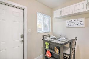 Fort Lauderdale Apt Near Beaches and Shopping!