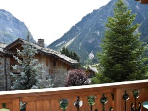 Charmant 2 pièces ensoleillé, balcon sud, parking, proche pistes - FR-1-464-199