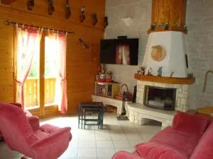 Chalet calme 8 pers, 2 chambres, WiFi, parking privé - FR-1-464-39 - Champ-Béranger
