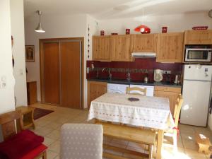 Appartements Appartement Pralognan-la-Vanoise, 3 pieces, 6 personnes - FR-1-464-42 : photos des chambres