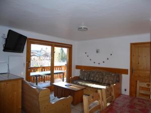 Appartements Appartement Champagny-en-Vanoise, 4 pieces, 8 personnes - FR-1-464-47 : photos des chambres