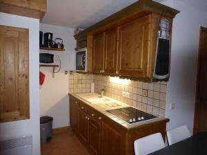 Rez-de-jardin 3 pièces proche pistes, jusquà 6 personnes - FR-1-464-55