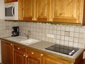 Rez-de-jardin 3 pièces proche pistes, jusquà 6 personnes - FR-1-464-55