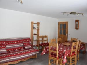 Appartements Bel appartement neuf avec grande terrasse au centre de Pralognan-la-Vanoise - FR-1-464-58 : photos des chambres