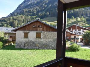 À louer : Appartement centre, 3 pièces, idéal famille - FR-1-464-126