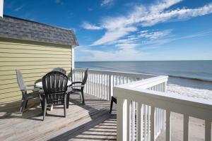 Oceanfront Condo with 3+ Pools - Ocean Dunes 2109 - Ubytování bez kategorie ve městě Kure Beach