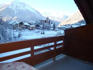 Appartements Studio mezzanine, terrasse sud, proche commerces et telecabine a Champagny-en-Vanoise - FR-1-464-17 : photos des chambres