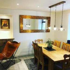 Clydach Cottages - Llandefeilog