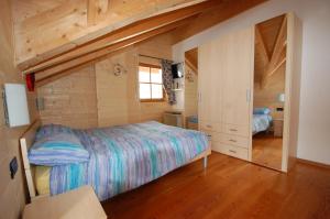 Two-Bedroom Apartment - Attic room in Chalet alla Cascata