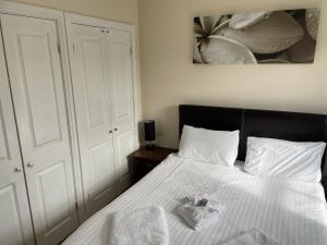 Jolly Roger Cottage - Part of the The Bay Filey Holiday Village with pool, gym and direct beach access, pub, restaurant, tennis and meadows walks