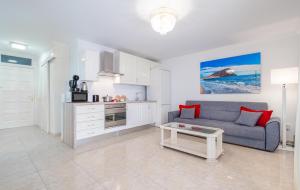 La Maricita Cristianos - Beach Front & Sea View