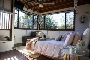 Banyandah + stunning ocean views + sleeps 8