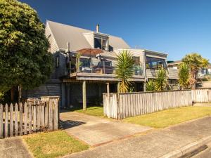 Pohara Beach Escape - Pohara Beach Holiday Home
