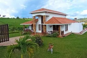 Hermosa casa campestre con hidropiscina - Purnia