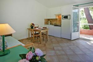 Appartements Res Cala Bianca, Borgo-Plage, apartment near the sea : photos des chambres