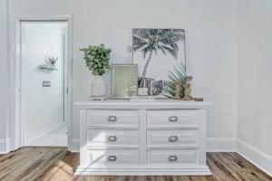 * NEW* The Bungalow Jupiter! - Moremoments Rentals