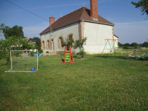 Maisons de vacances Gite Cressanges, 4 pieces, 6 personnes - FR-1-489-28 : photos des chambres