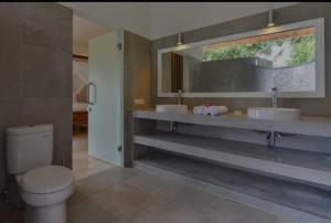 Beachfront Private VILLA & POOL