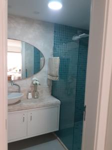 FLAT ENCANTADOR A UM PASSO DA PRAIA