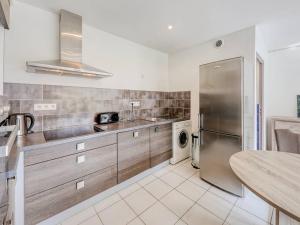 Appartements Appartement avec grande terrasse, WIFI, proche port et commerces, Perros-Guirec - FR-1-368-338 : photos des chambres