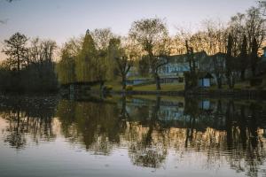 Chalets Le chalet du bout du monde, en bord de riviere ! : photos des chambres