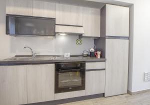 Appartamento con 2 camere e 2 bagni in centro con parcheggio