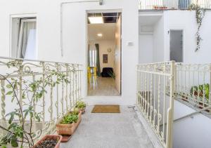 Appartamento con 2 camere e 2 bagni in centro con parcheggio