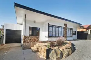 The Zebra - 4Bdrm Slps 8 2 Bathrm Wi-Fi - Broadview