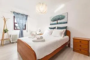 Hopstays - Oporto Musica - Senhora do Porto