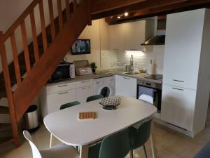 Appartements F2, climatise, vue mer, 100 m de la plage : photos des chambres