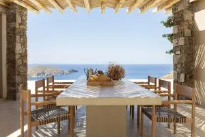Kir Mimis Awarded Cycladic Villa - Megálon Khoríon