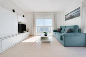 Brilliant Panoramic Front line apartment Veracruz Levante