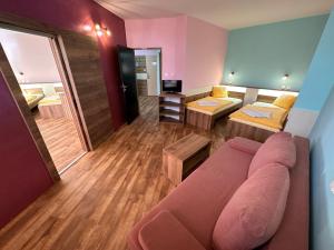 Apartment with Balcony room in Hotel N