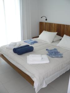 Villa Mytikas, luxury in Greece with seaview and heated pool & jacuzzi