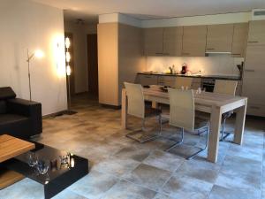 Komfortabel, Perfekte Lage, neue Wohnung, gratis P