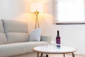 Sunnyland Martianez Valois