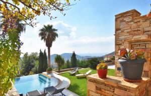 Luxurious Villa Dionysus with a swimming pool and sea view
