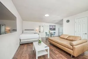 Totally New Awesome North Fresno Back Studio - 弗雷斯诺