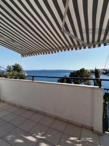 Apartment in Okrug Gornji with sea view, balcony, air conditioning, WiFi 5106-2