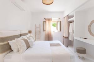 Executive Paros Villa Villa Avra 3 Bedrooms Sea View & Outdoor Jacuzzi