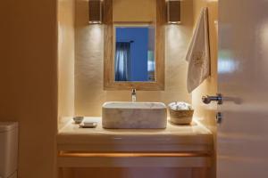 Executive Paros Villa Villa Avra 3 Bedrooms Sea View & Outdoor Jacuzzi