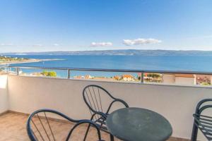 Apartment in Dugi Rat with sea view, terrace, air conditioning, WiFi 5113-4