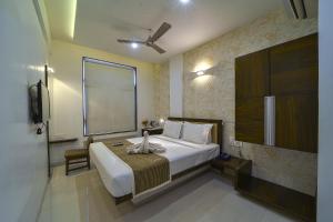 Hotel SRI SRI EXECUTIVE KOLHAPUR NEAR MAHALAXMI TEMPLE