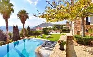 Luxurious Villa Dionysus with a swimming pool and sea view - 拉格尼西