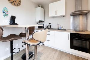 TY KERNOGUET - STUDIO - PARKING - WIFI- BALCON