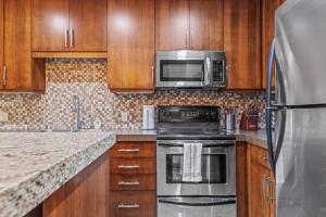 Heavenly Mountain Condo managed by Little Sister Getaways