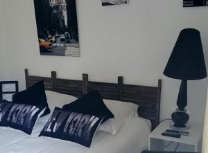 Hotels Hotel La Bastie d'Urfe : photos des chambres