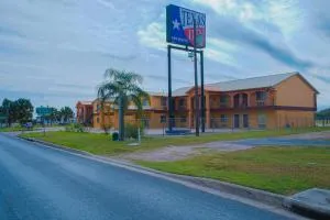 Texas Inn San Benito near Harlingen - 布朗斯维尔