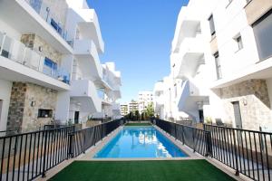 Luxury Arenales Home With AC,Pool and BBQ