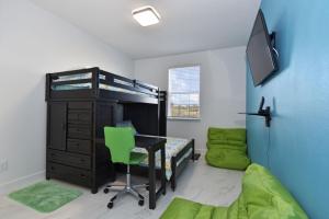 Colorful & Kid Friendly 5Bd Pool TH Festival-422CD townhouse